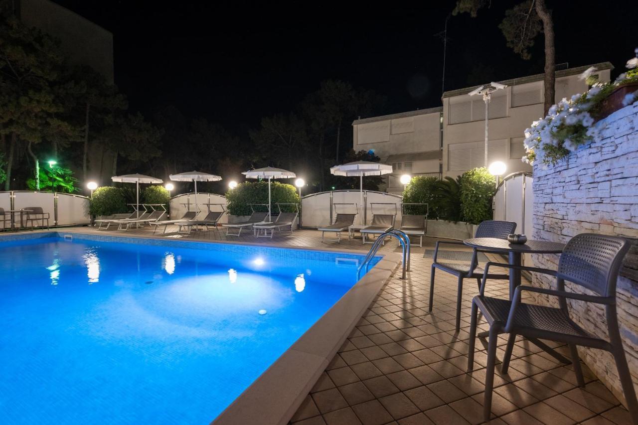 Hotel Croce Di Malta Lignano Sabbiadoro Dış mekan fotoğraf