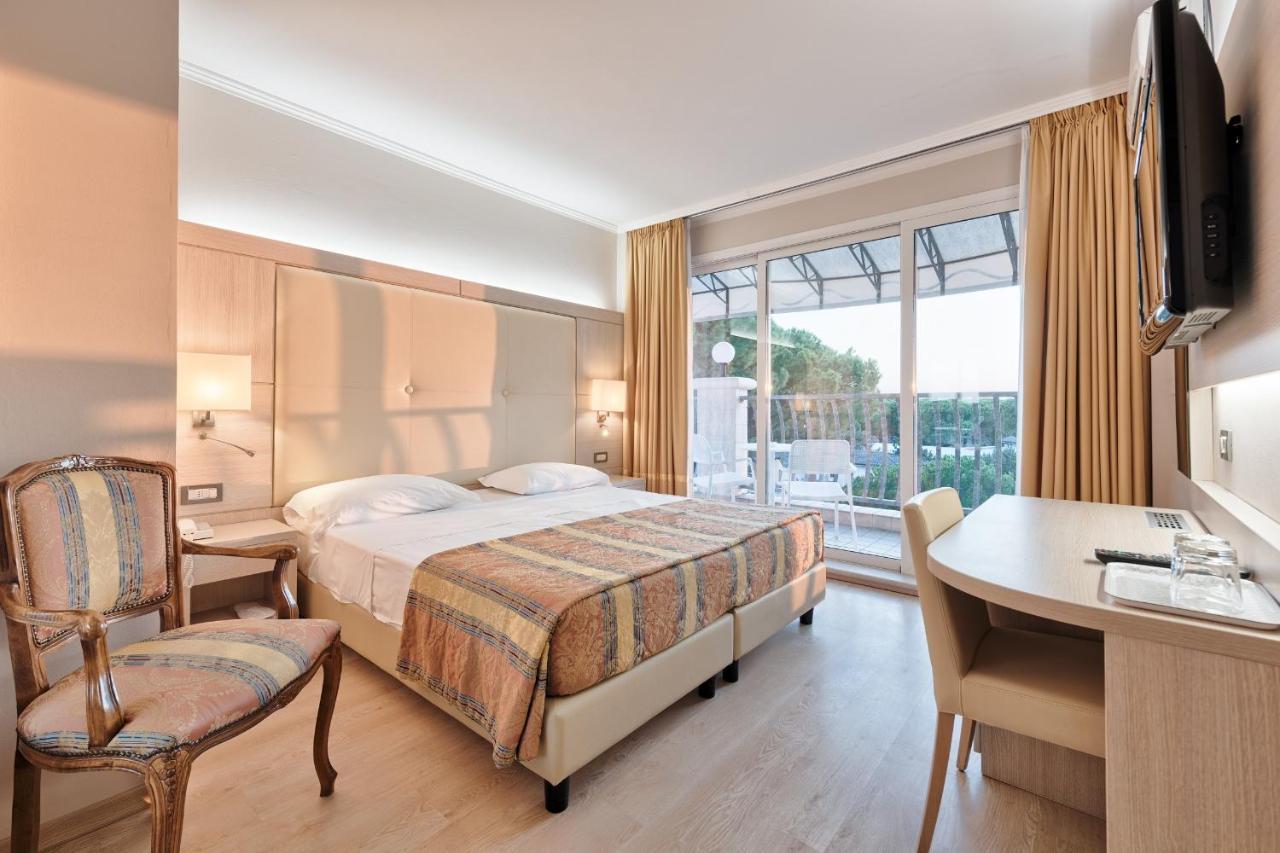 Hotel Croce Di Malta Lignano Sabbiadoro Dış mekan fotoğraf