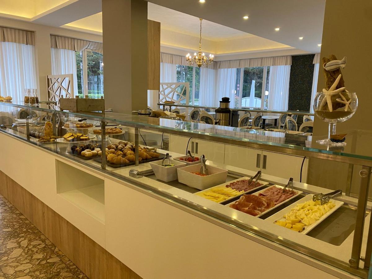Hotel Croce Di Malta Lignano Sabbiadoro Dış mekan fotoğraf