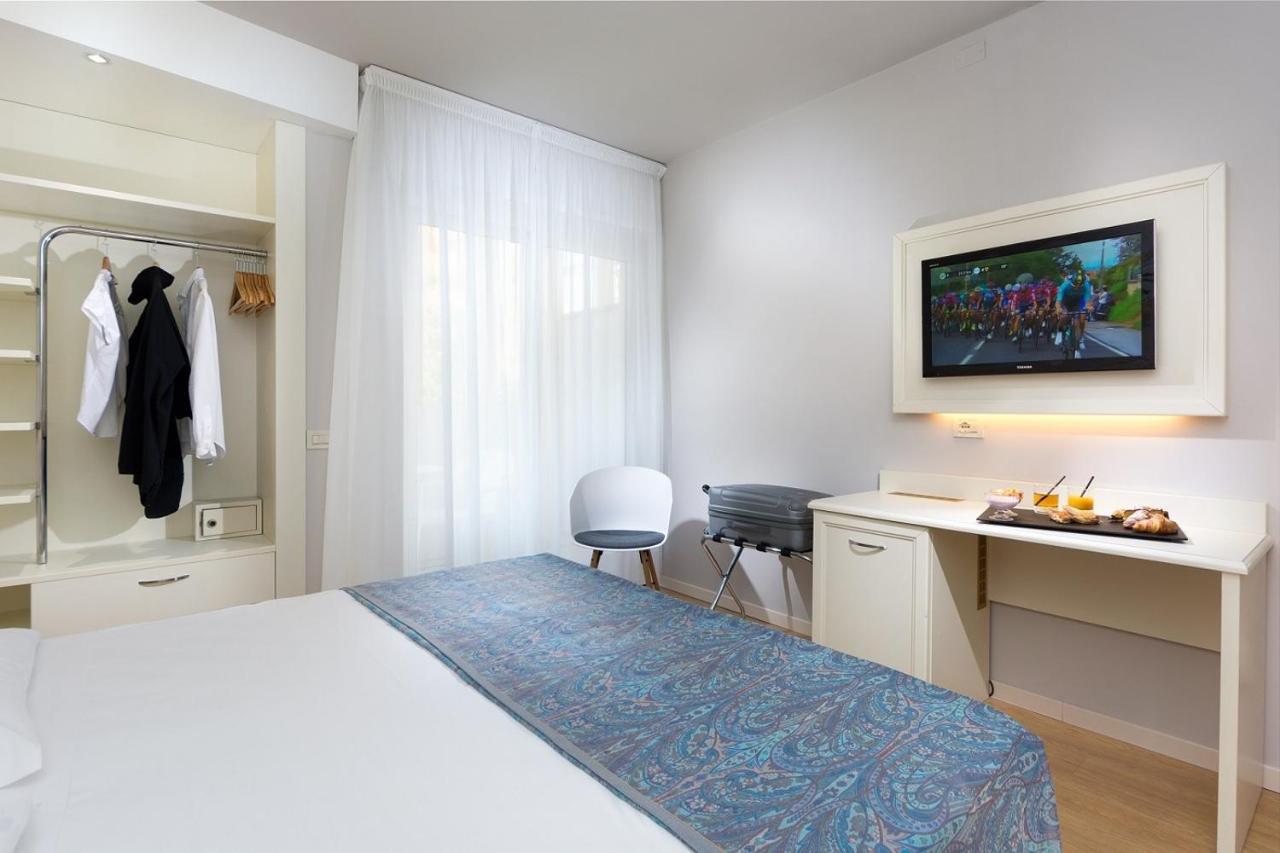 Hotel Croce Di Malta Lignano Sabbiadoro Dış mekan fotoğraf